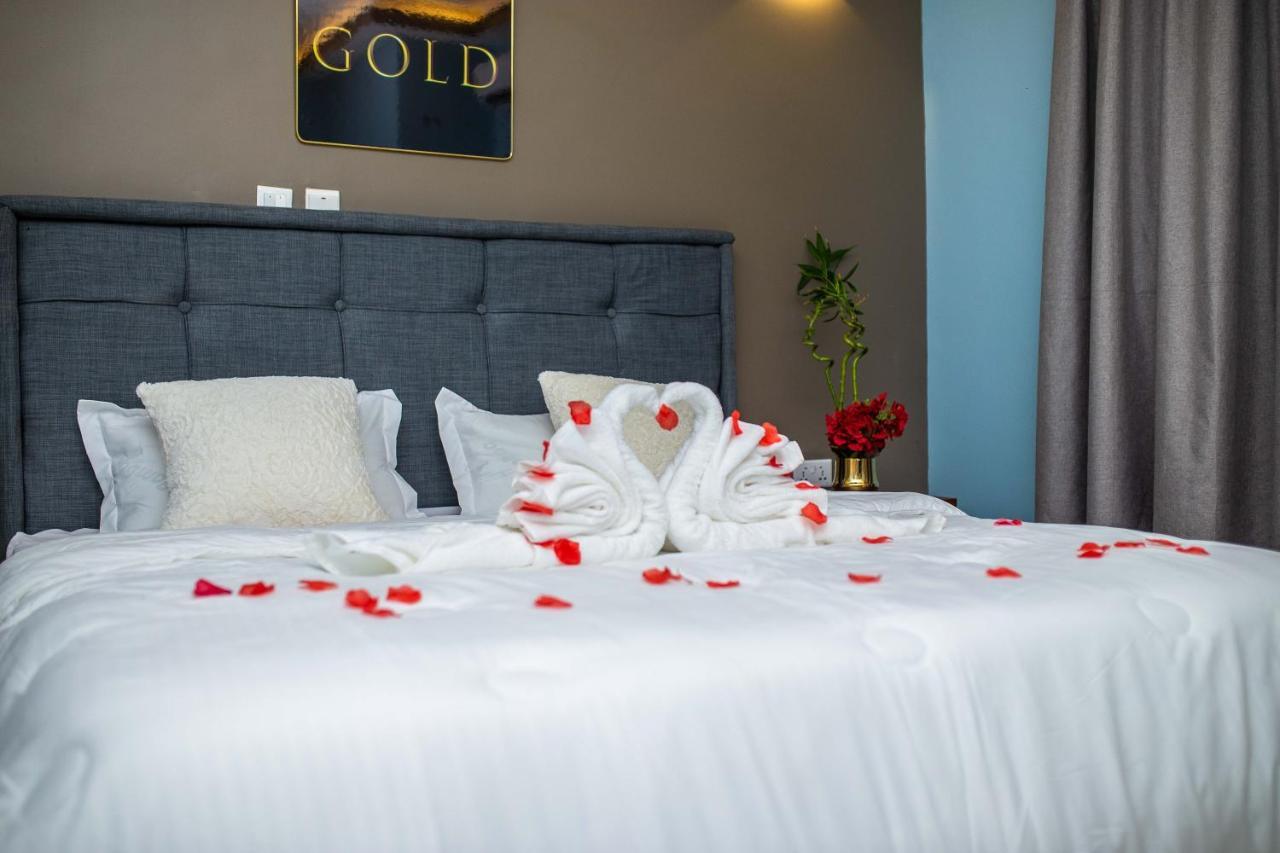 Piano & Gold Collections, Peduase Hotell Peduasi Exteriör bild