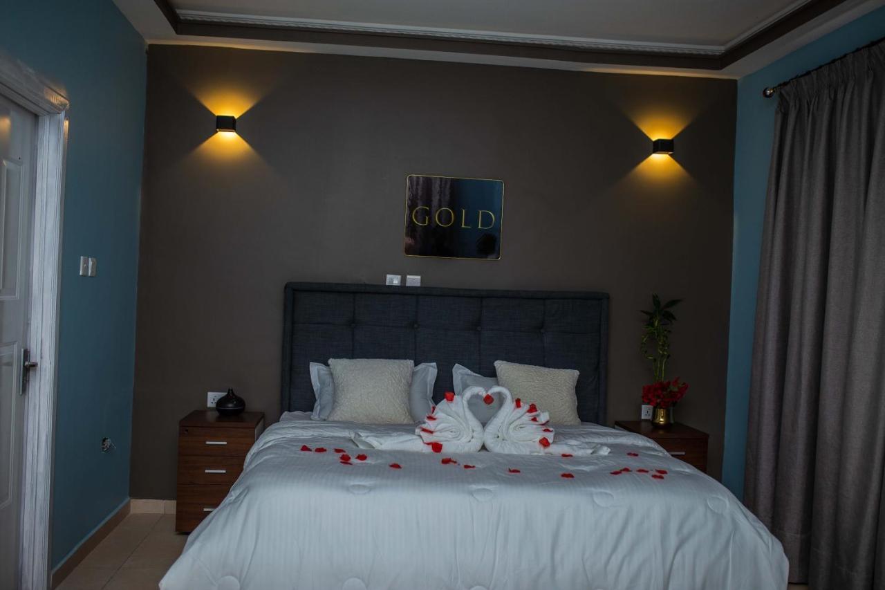 Piano & Gold Collections, Peduase Hotell Peduasi Exteriör bild