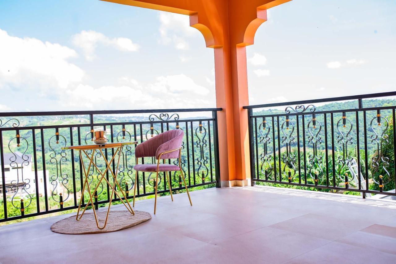 Piano & Gold Collections, Peduase Hotell Peduasi Exteriör bild